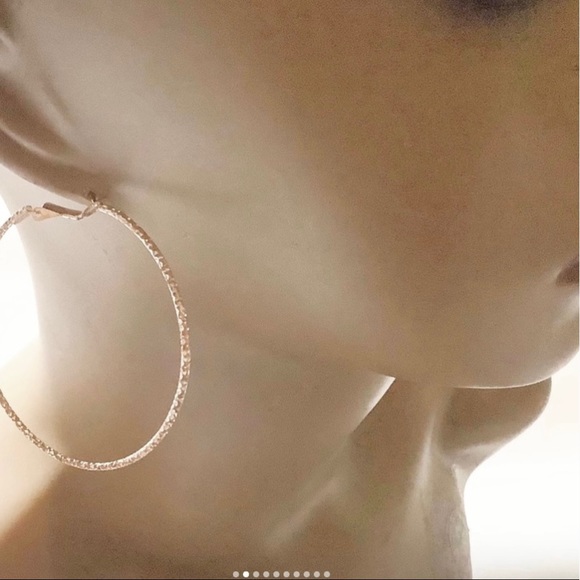 by: Krisla Hoop Earrings for Women - Picture 5 of 7